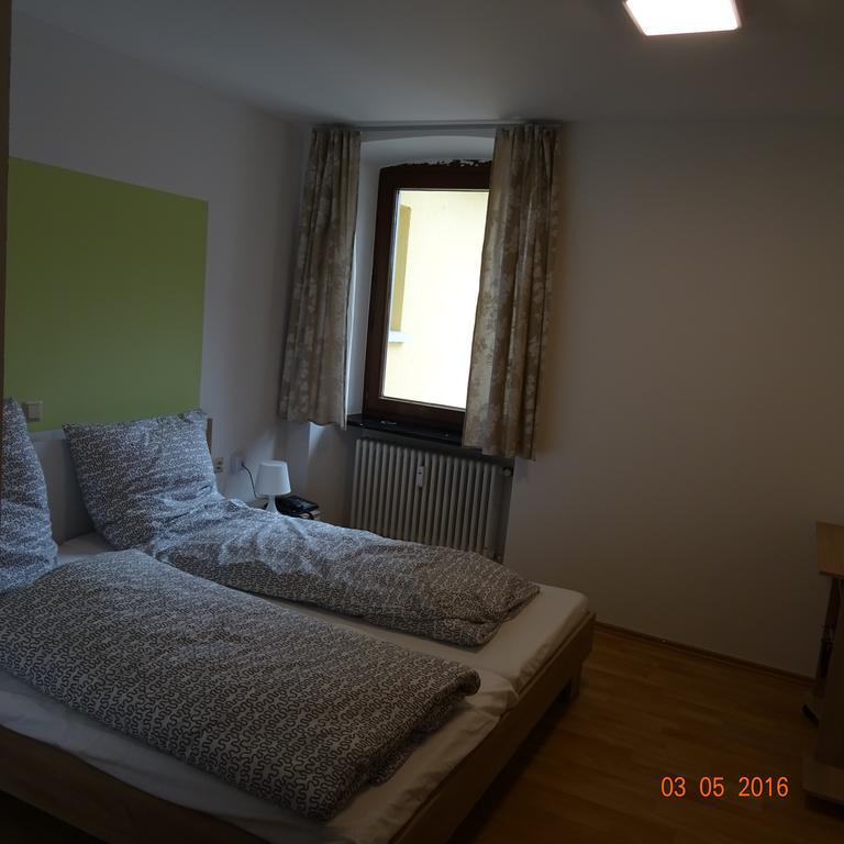 Hotel Einstein Бад-Кроцинген Экстерьер фото